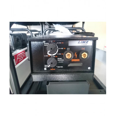 Аппарат дуговой сварки с генераторной установкой FH9220W 3ф-7,8кВА/1ф-4,0кВт, свар.стр-220А, двигатель.Honda-GX390, бак 6,2л Аппарат дуговой сварки с генераторной установкой FH9220W 3ф-7,8кВА/1ф-4,0кВт, свар.стр-220А, двигатель.Honda-GX390, бак 6,2л