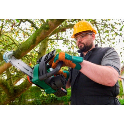 Аккумуляторная цепная пила Bosch UniversalChain 18 (без АКБ и ЗУ) (06008B8001)