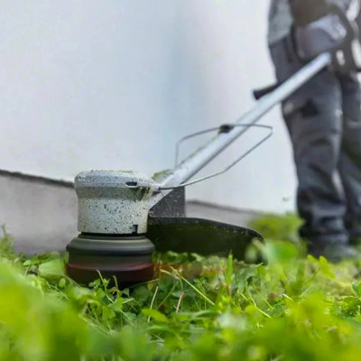 Триммер аккумуляторный Bosch GRT 18V-33 Professional без АКБ и ЗУ (06008D0000)