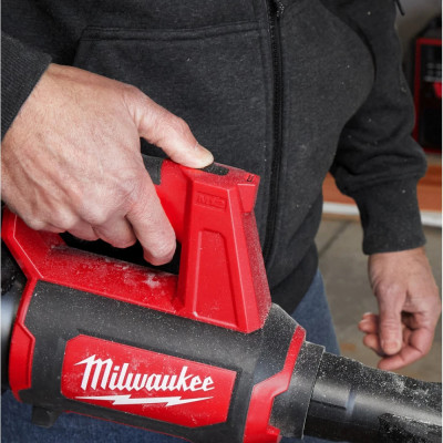 Воздуходувка аккумуляторная бесщеточная Milwaukee M12 BBL-0 (без АКБ и ЗУ) (4933472214)